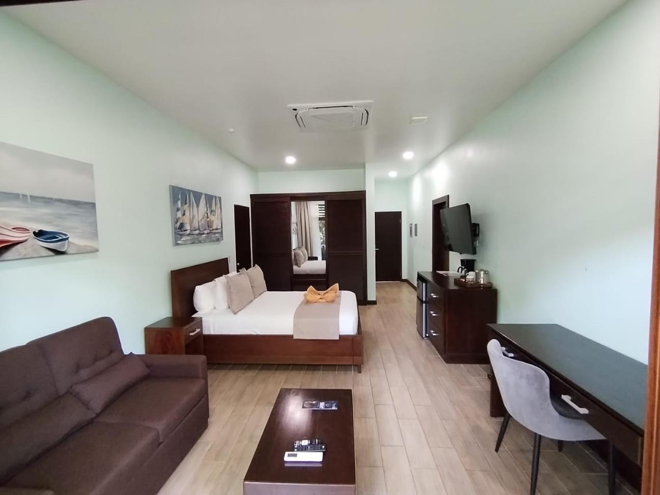 Bungalows Beachfront Hotel Пунта-Ува Екстер'єр фото