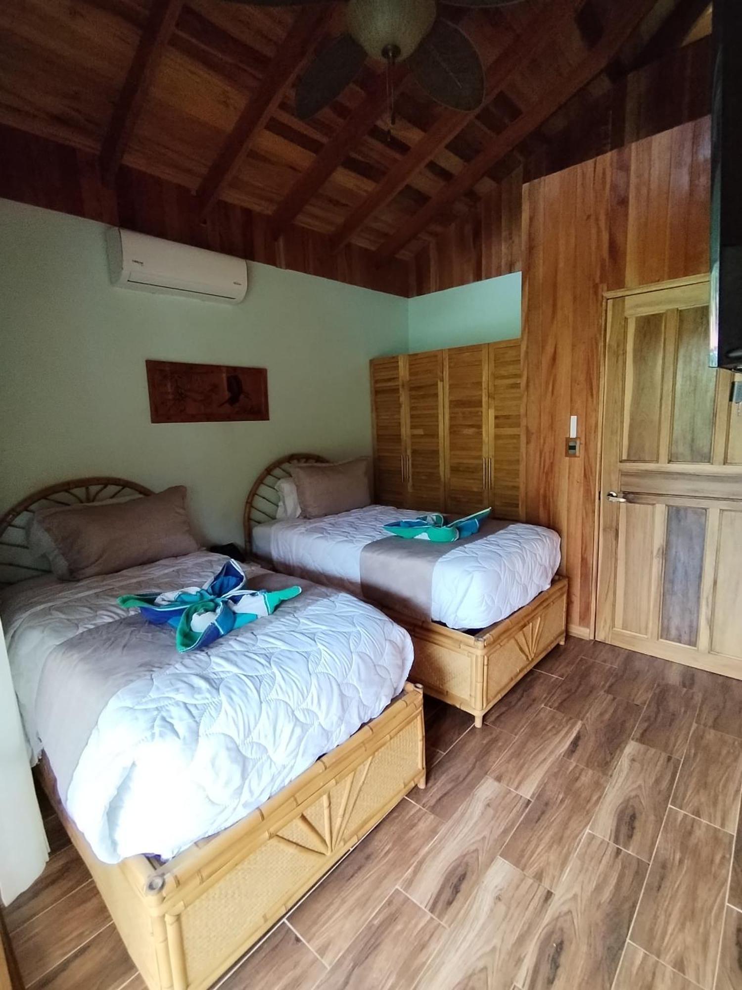 Bungalows Beachfront Hotel Пунта-Ува Екстер'єр фото