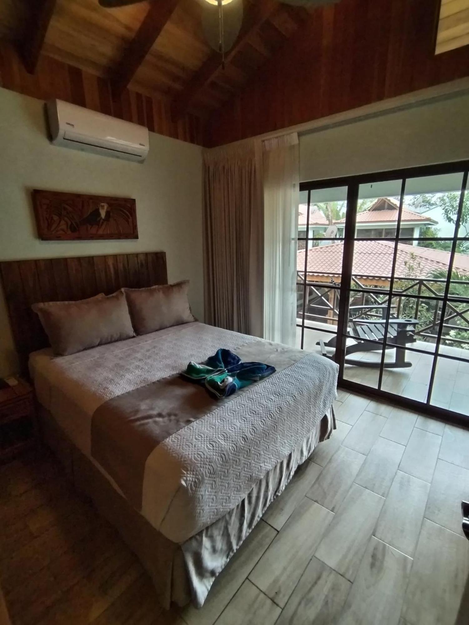 Bungalows Beachfront Hotel Пунта-Ува Екстер'єр фото