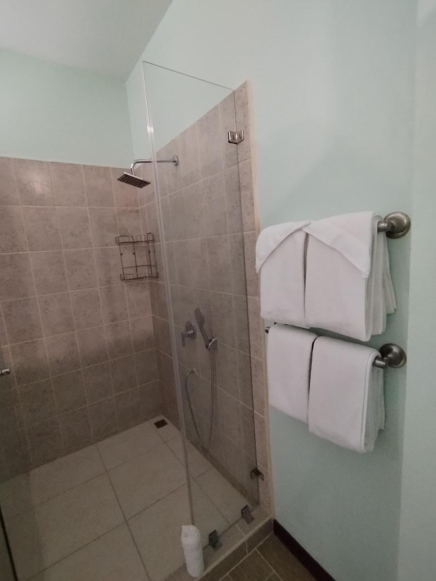 Bungalows Beachfront Hotel Пунта-Ува Екстер'єр фото