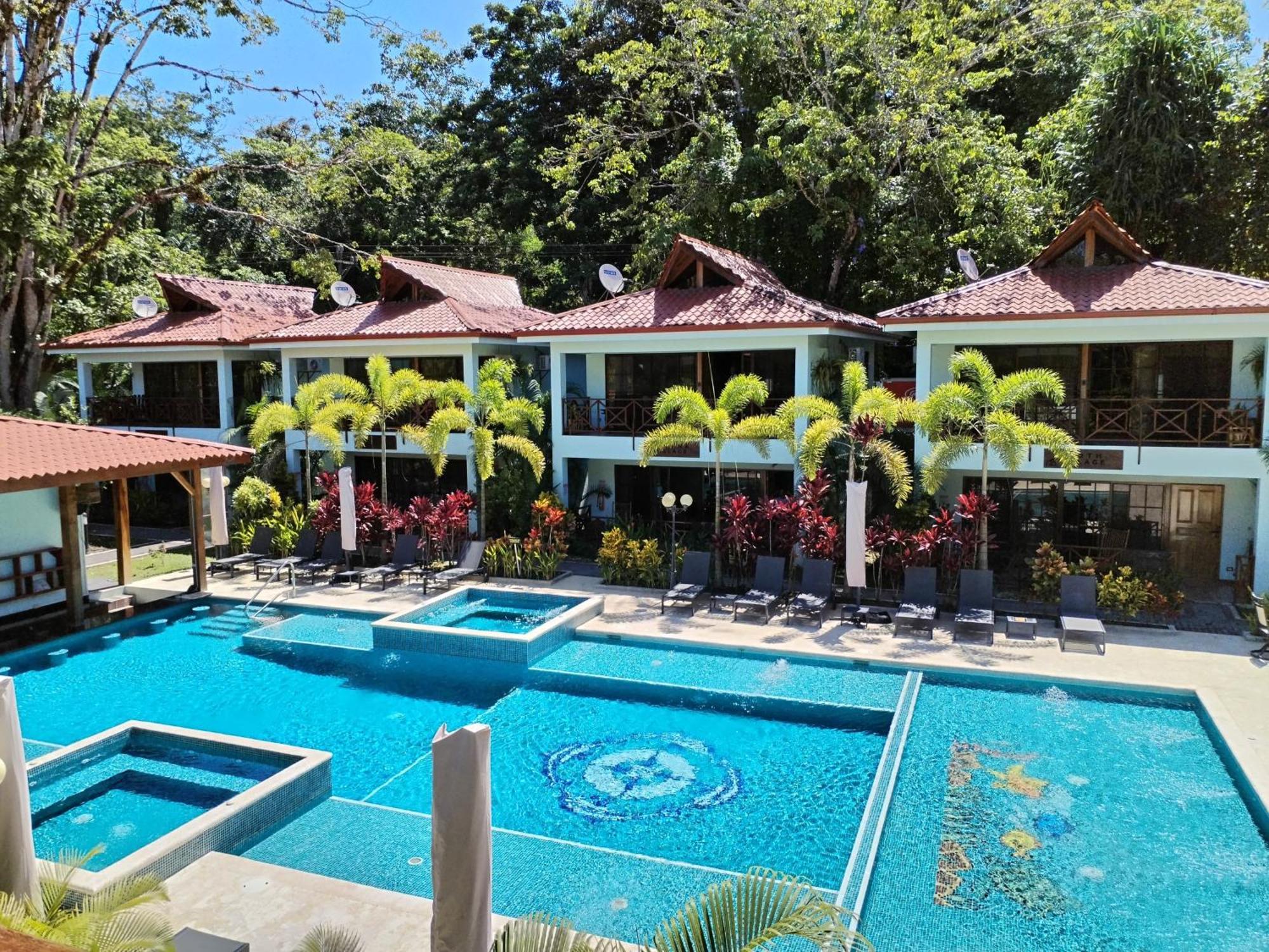 Bungalows Beachfront Hotel Пунта-Ува Екстер'єр фото